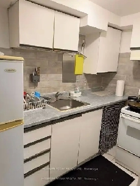 Amazing - For Rent In Scarborough - Utilities Included Image# 3