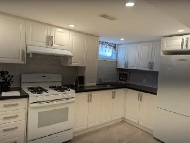 2 bedrooms Basement  (Victoria park & Lawrence) Image# 1