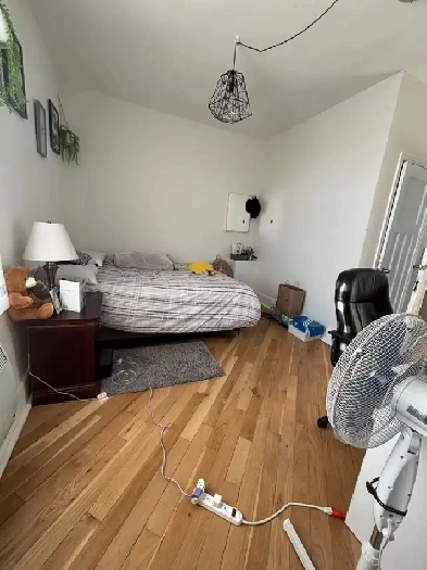 41/2 (2 chambres et salon fermee), Métro Lasalle (5 min marche) Image# 1