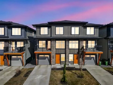 Stunning End Unit Townhome in Keswick 3 Bed 2.5 Bath Image# 1