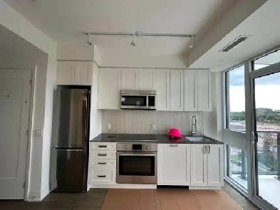 Luxury 1-Bedroom Corner Unit for Rent – 293 The Kingsway Image# 15