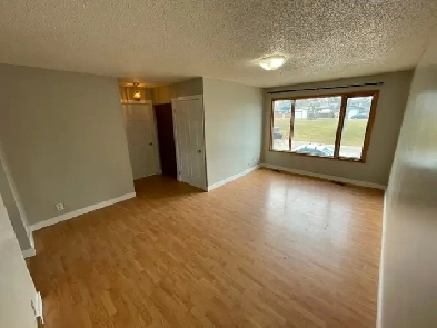 3 Bedroom Upstairs Unit For Rent Image# 6