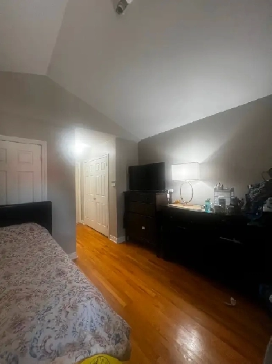 Private Room with Private Bathroom Main/Danforth Image# 1