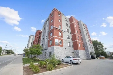 Waterloo Apartment For Rent (21 Columbia St W) Image# 1