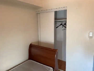 Private room for rent near Humber Lakeshore college Image# 1