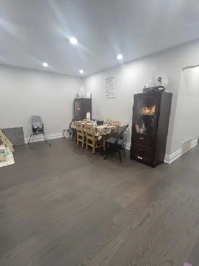 Private room rent immediately  or may 1st rent 800 Image# 1