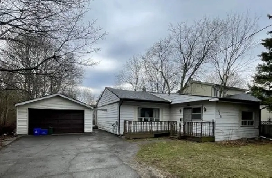 For Rent - 3 Bedroom Bunglow House - Richmond Hill Image# 1