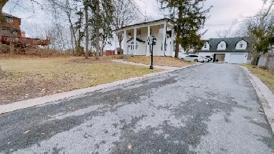 Centennial College House 1 Apts (3 rooms) for rental Image# 1