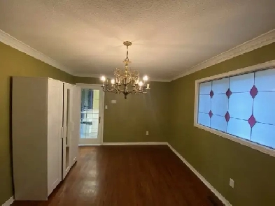 NEAT ROOM IN HUGE HOME NEAR AIRPORT/SANDALWOOD/BUS/AMENITY/PARKG Image# 1