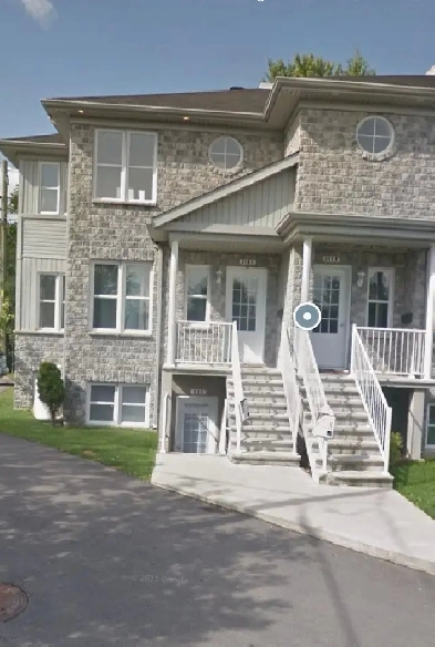 2 Floor 4 1/2 located Ste Dorothée, Laval Image# 1