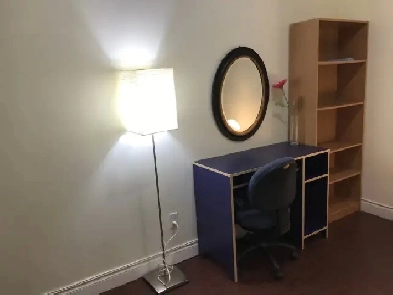 Room For Rent At Spadina/Dundas Single Female Only