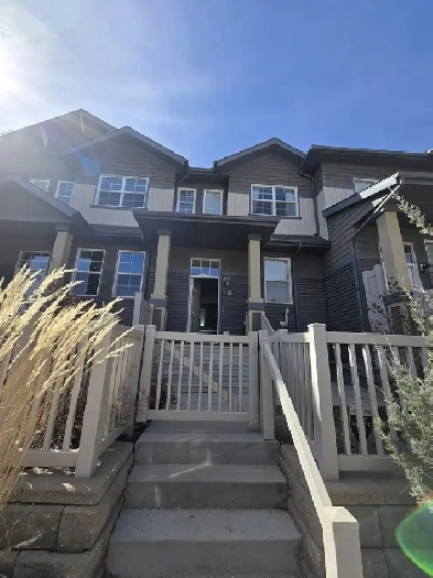 3 BEDS, 2.5 BATH, 2 STOREY TOWNHOUSE & DOUBLE ATTACHED GARAGE IN Image# 1