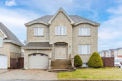 Stunning Corner House in Brossard for sell Image# 11