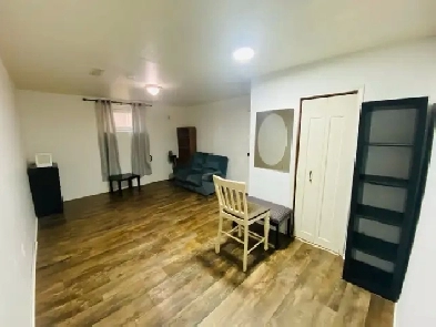 One Bedroon Basement Suit Image# 1