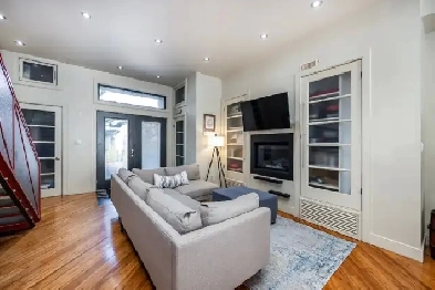 Upscale executive townhome Image# 1