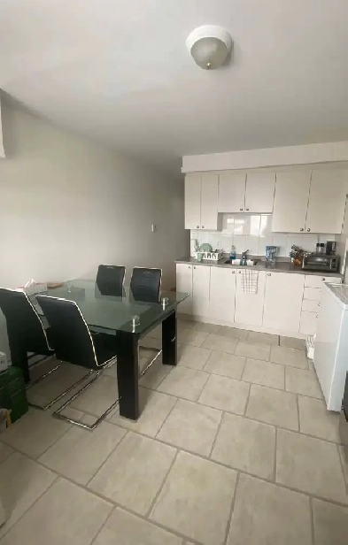 Magnifique 3 1/2 MEUBLÉ à Rosemont Image# 1