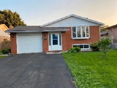 Clean, bright, two-bedroom unit for Lease Image# 1