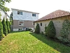 Rent Room (2nd Fl) Kennedy Subway(Eglinton Ave E & Danforth Rd) Image# 1