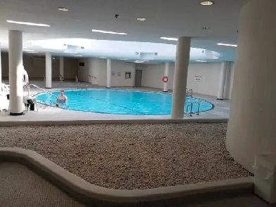 STUDENT SHARED ROOM 600 PER PERSON YONGE EGLINTON Image# 1