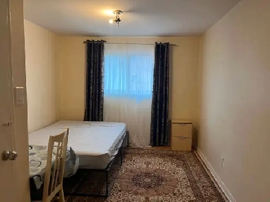 MASTER BEDROOM WITH WASHROOM NORTH YORK BATHURST AND STEELES Image# 1