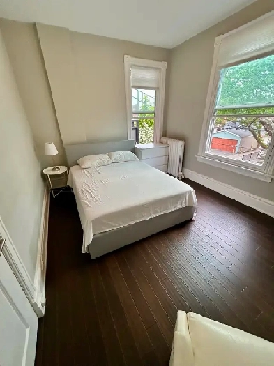 Bright Furnished Room in 2-Bedroom Apt – Dufferin Grove Image# 1