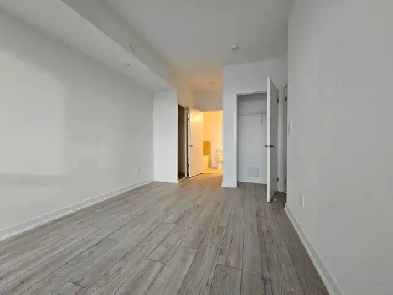 Brand New 1BR Condo |Clarkson GO |20 Mins DT |Parking Util Incl Image# 1