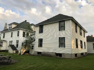 Appart  4 chambres à stanstead près Magog et 2 min du Vermont Image# 4