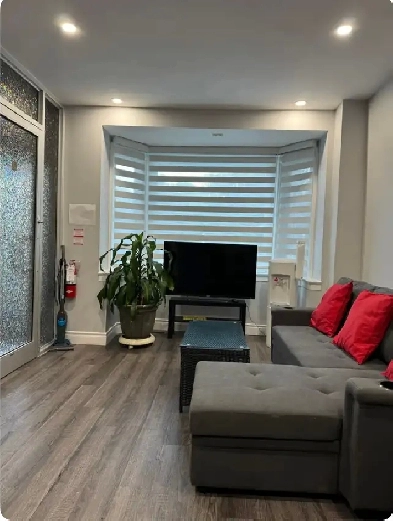 2 Bedrooms - 1 Bath, Apartment in a House in Downtown - $ 2,795 Image# 8
