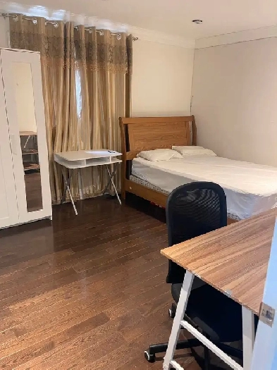 Mississauga! A bright room for rent Image# 2