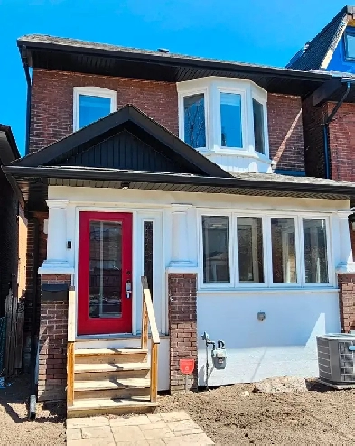 NEWLY RENOVATED  3BRM HOUSE IN SEATON VILLAGE Image# 11