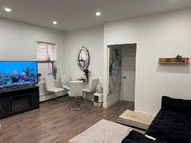 2 Bedroom St clair ave w All Inclusive Free Internet Image# 9