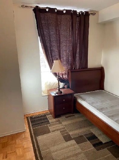 Private room for rent near Humber Lakeshore college Image# 1