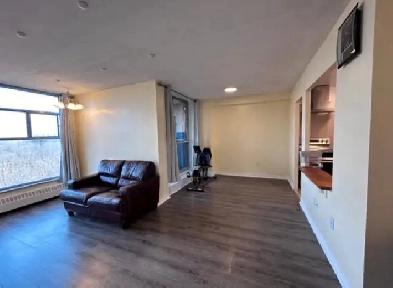 Spacious condo for sale Image# 1