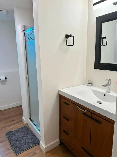 Room in a 3 Bed 2 Bath suite Image# 3