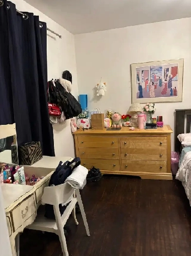 Bathurst and Steeles ave W upr pvt Room w house for girl  all F Image# 1