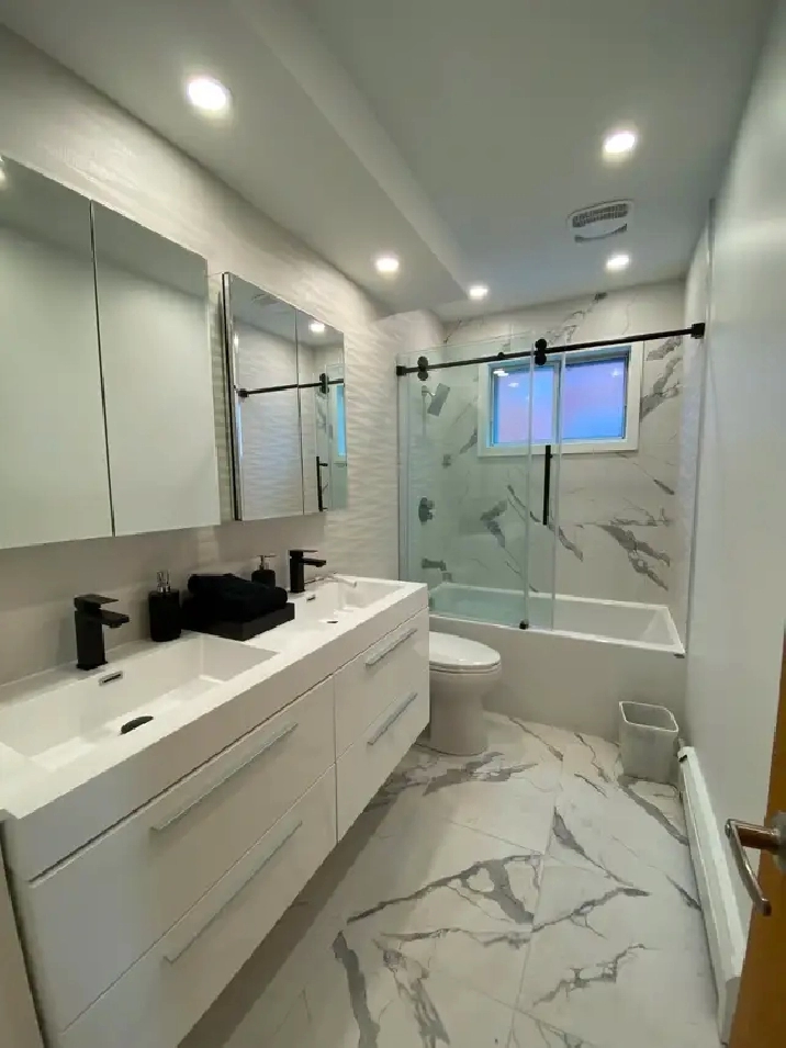 GRAND 4 CHAMBRES, 2 SDB, GARAGE, PRÈS DES TRANSPORTS ET PLUS! in City of Montréal,QC - Apartments & Condos for Rent