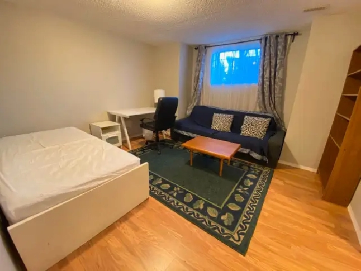 Bright and Quiet Basement Room for Rent in Edmonton,AB - Room Rentals & Roommates