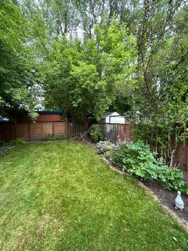 Showings Tomorrow-Text 6478696908:Huge Petfriendly wYard/LDY/PRG Image# 4