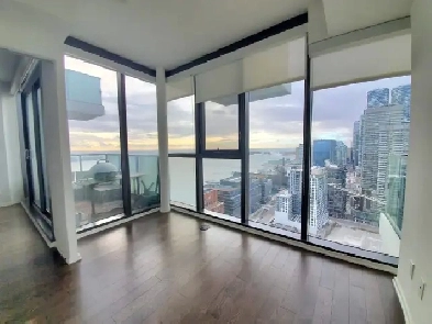 Bright spacious downtown waterfront one bedroom condo for June 1 Image# 1