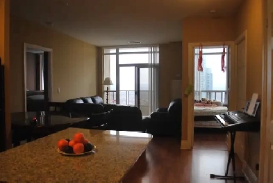 Beautiful 2 Bedrooms Den 2 Bathrooms Condo for Rent Image# 4