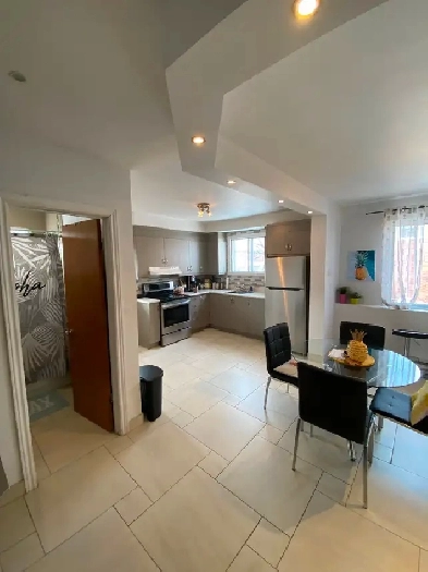 Charmant 3 1/2. Mercier mtl. Image# 1