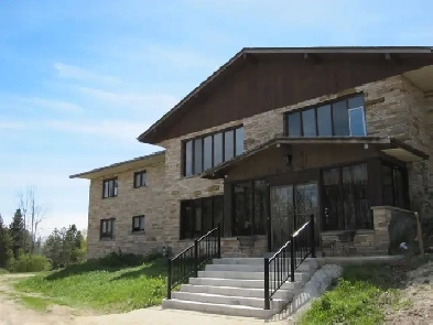 MAIN FLOOR 1 Bed Apt Schomberg Image# 8