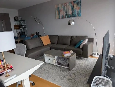 One Bedroom   Den Condo for Rent in Mondrian. Image# 8