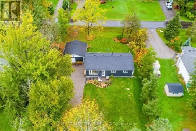 ~Beautifully Renovated Home in Lakeview Estates on Pigeon Lake~ Image# 1