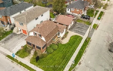 Mechanics Dream!   - Double car garage - 4 Bedroom! Image# 4