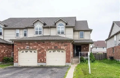 Furnished 3 Bed | 4 Bath Townhouse for Rent – Kitchener Image# 1