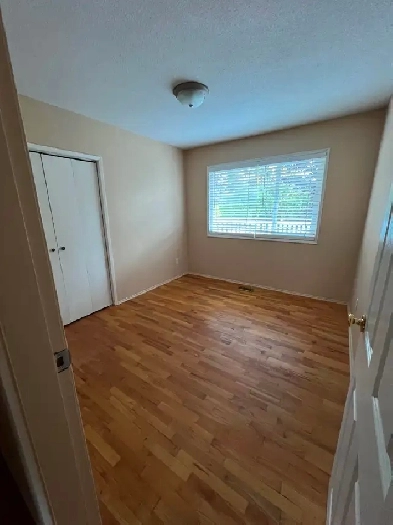 1 bedroom for rent (Upstairs) (Gordon Head) (Available now)