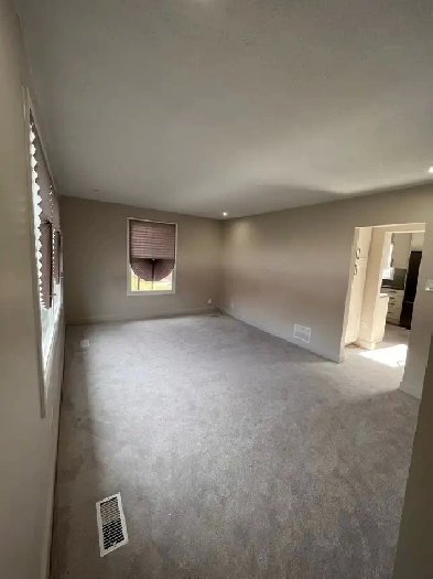 Main Floor 2 Bedroom Bungalow - For Rent Image# 3