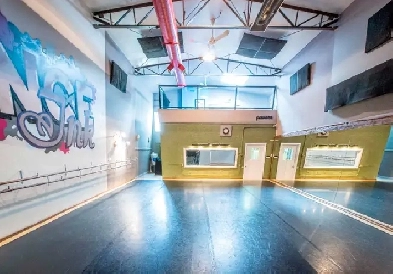 Unique Live-Work Rental: 3-Bedroom Home   Attached Dance/Studio Image# 2