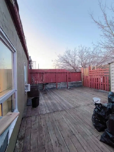 Renovated Room in Victoria Park/St.Clair Include Water Heat Wifi Image# 3